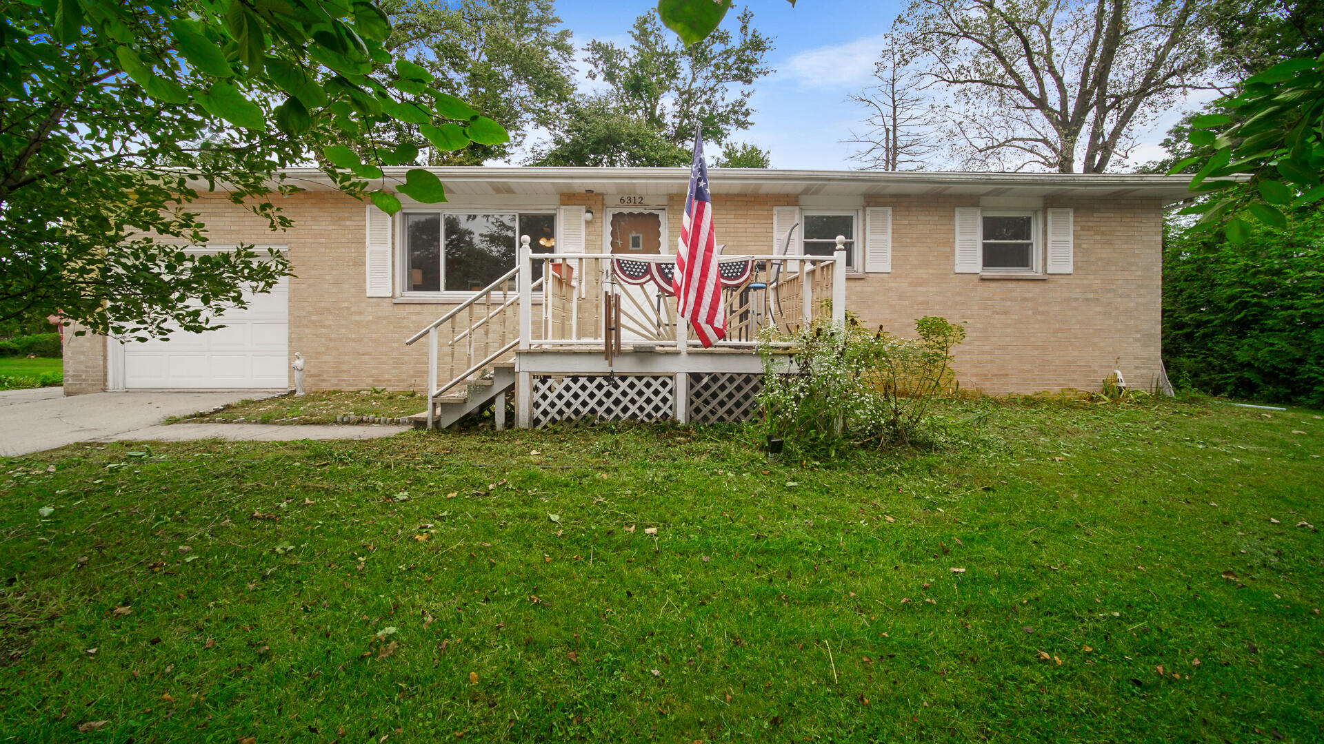 6312 Lakewood Avenue Property Photo 1
