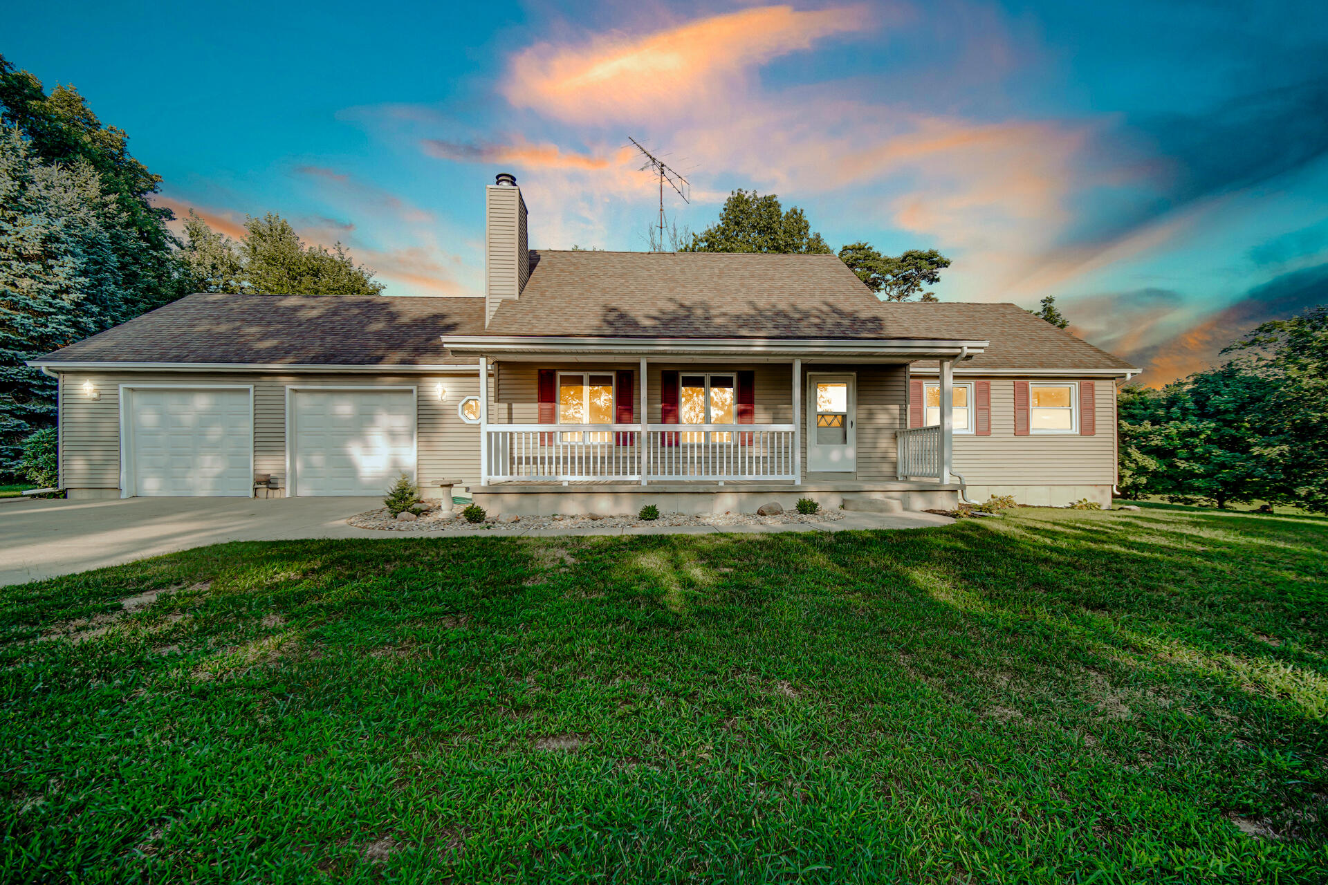 1003 S 150 Property Photo 1