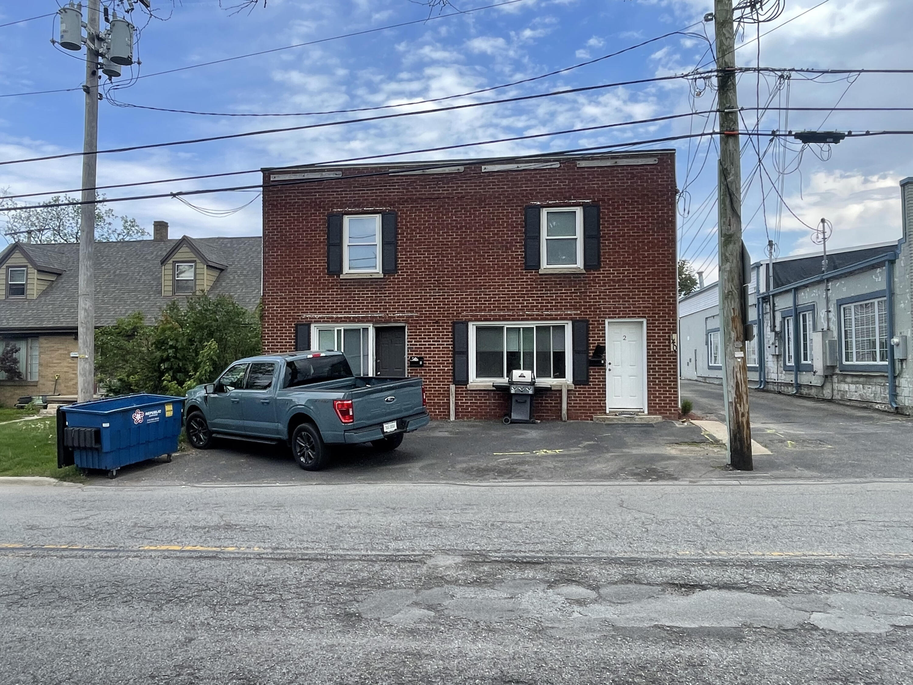 140 N West Street Property Photo 1