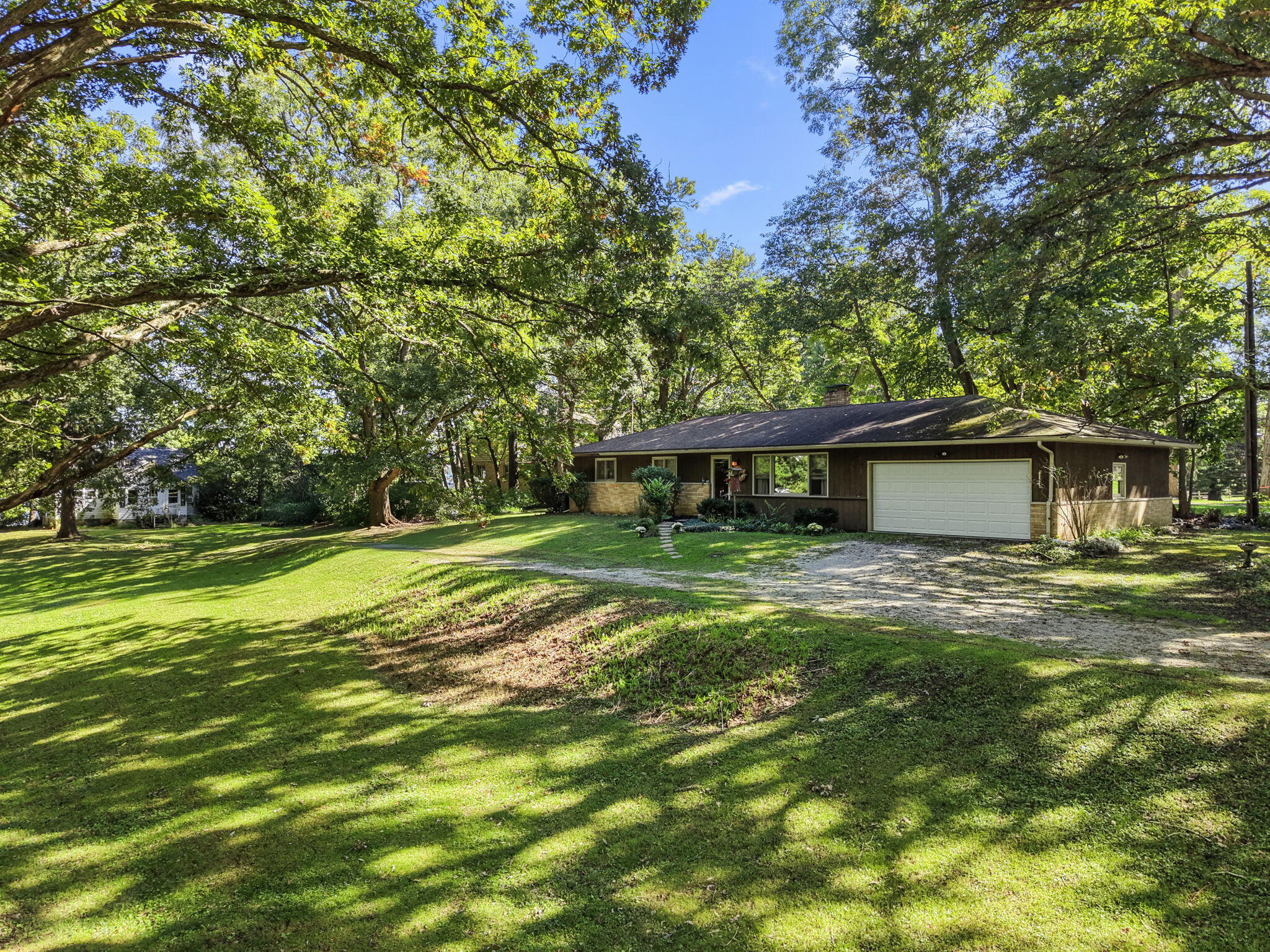 747 Waverly Road Property Photo 1