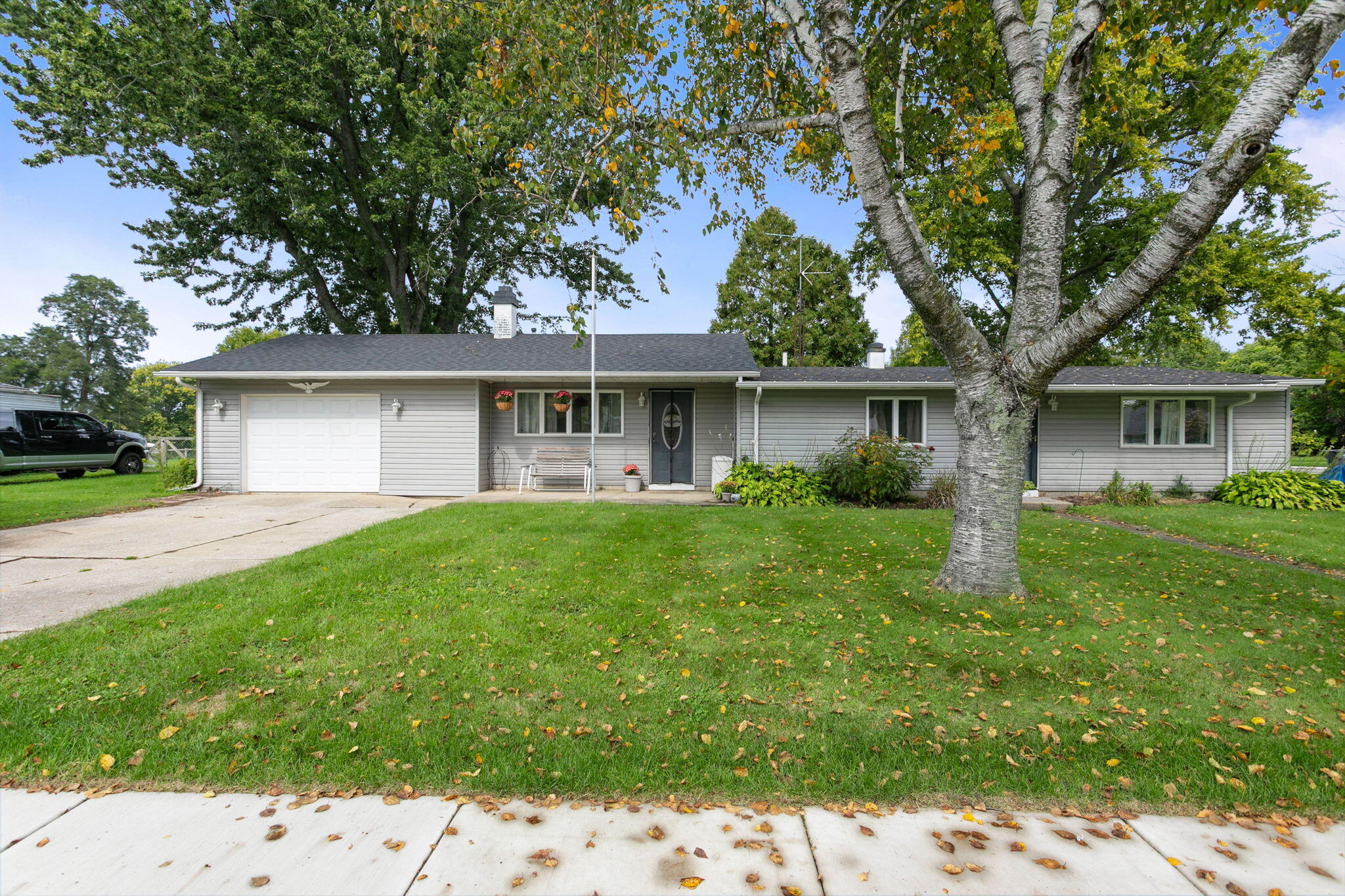 529 W Elm Street Property Photo 1
