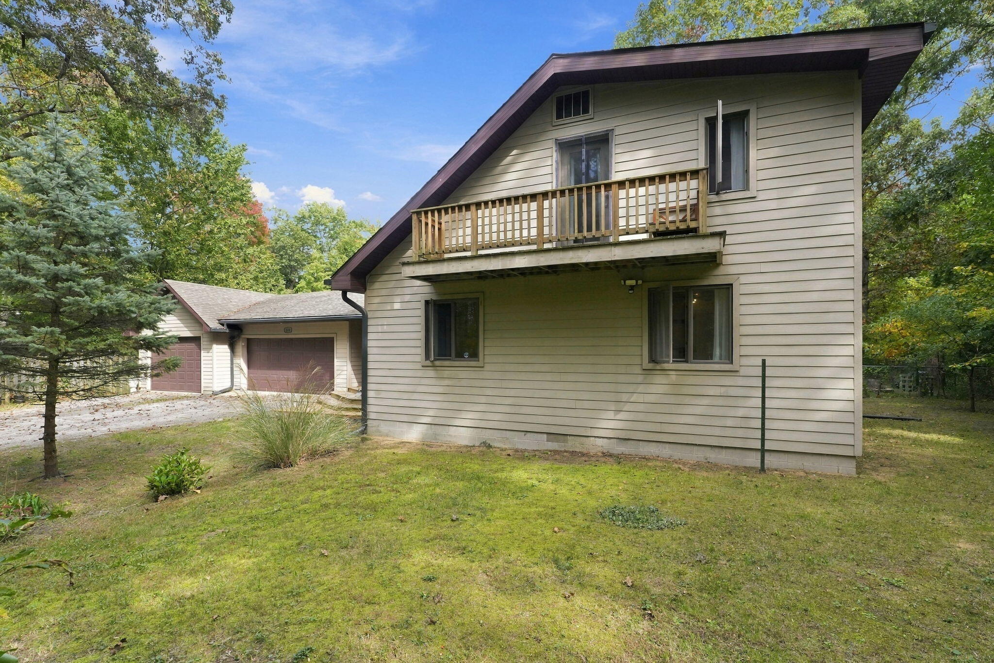 140 S Oxford Avenue Property Photo 1