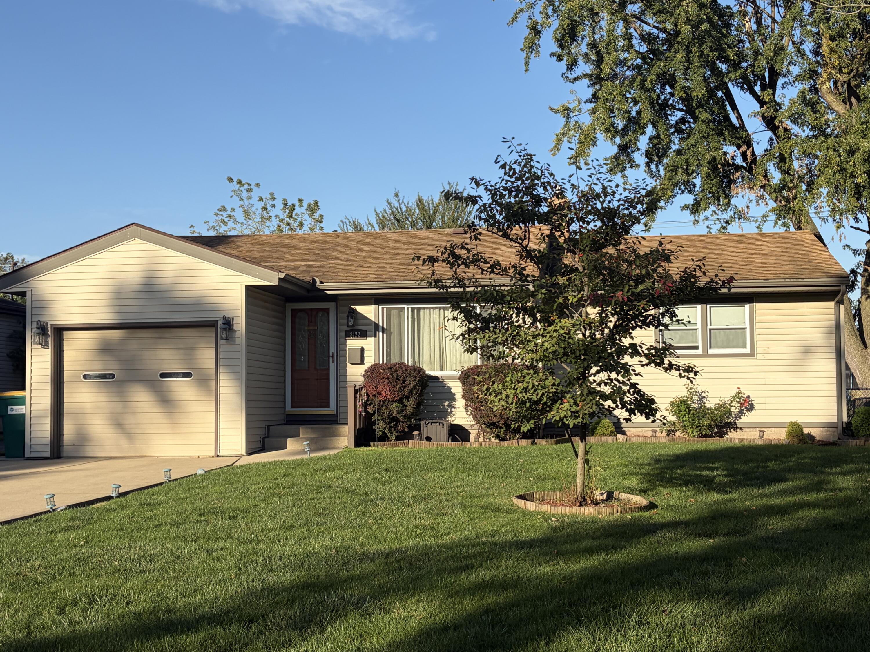 8122 Kooy Drive Property Photo 1