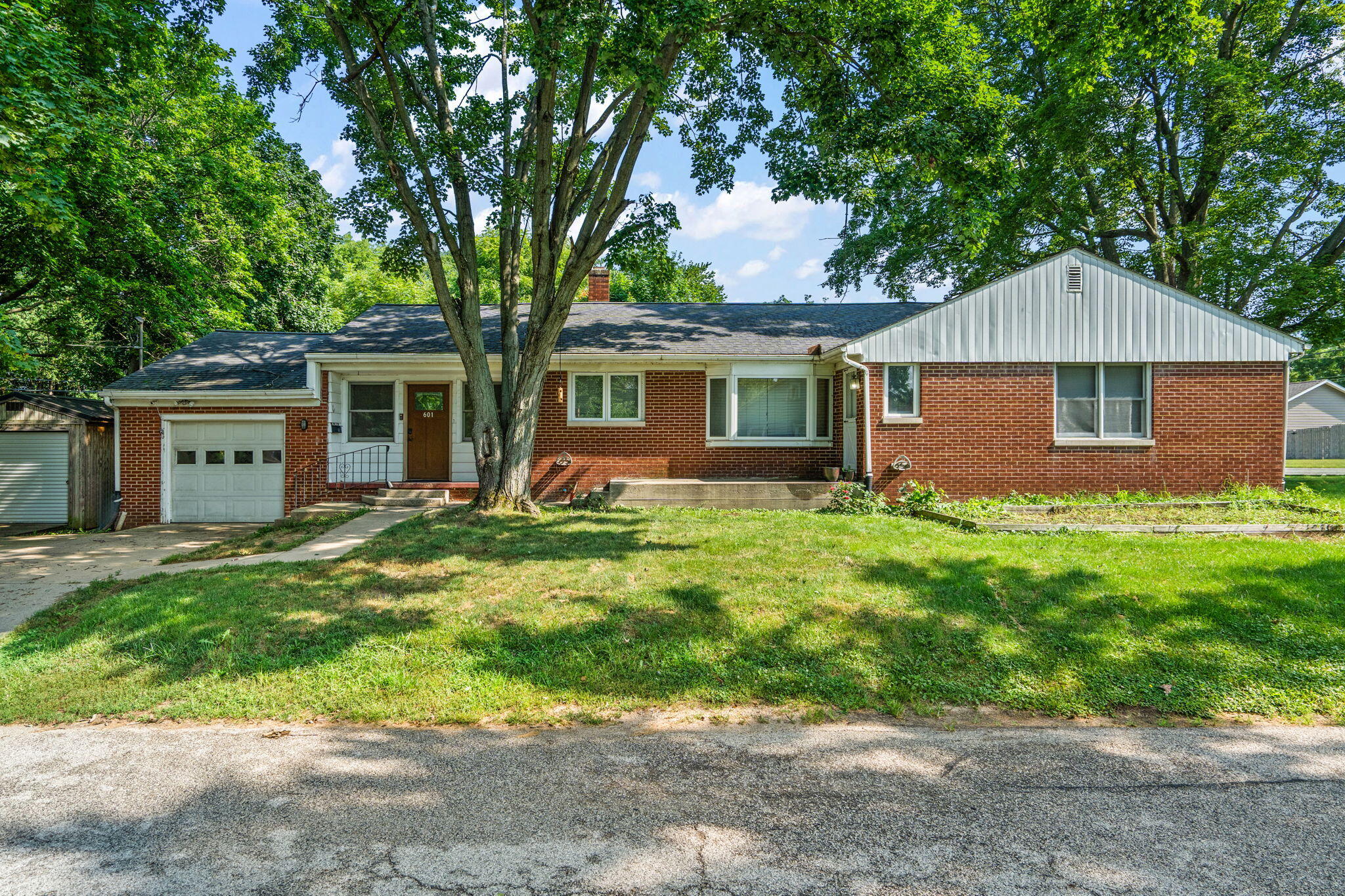 601 Madison Street Property Photo 1