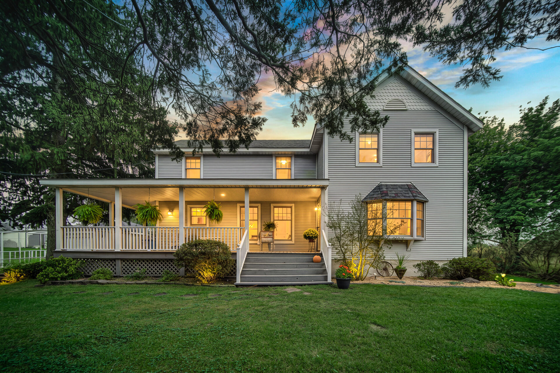 16911 White Oak Avenue Property Photo 1