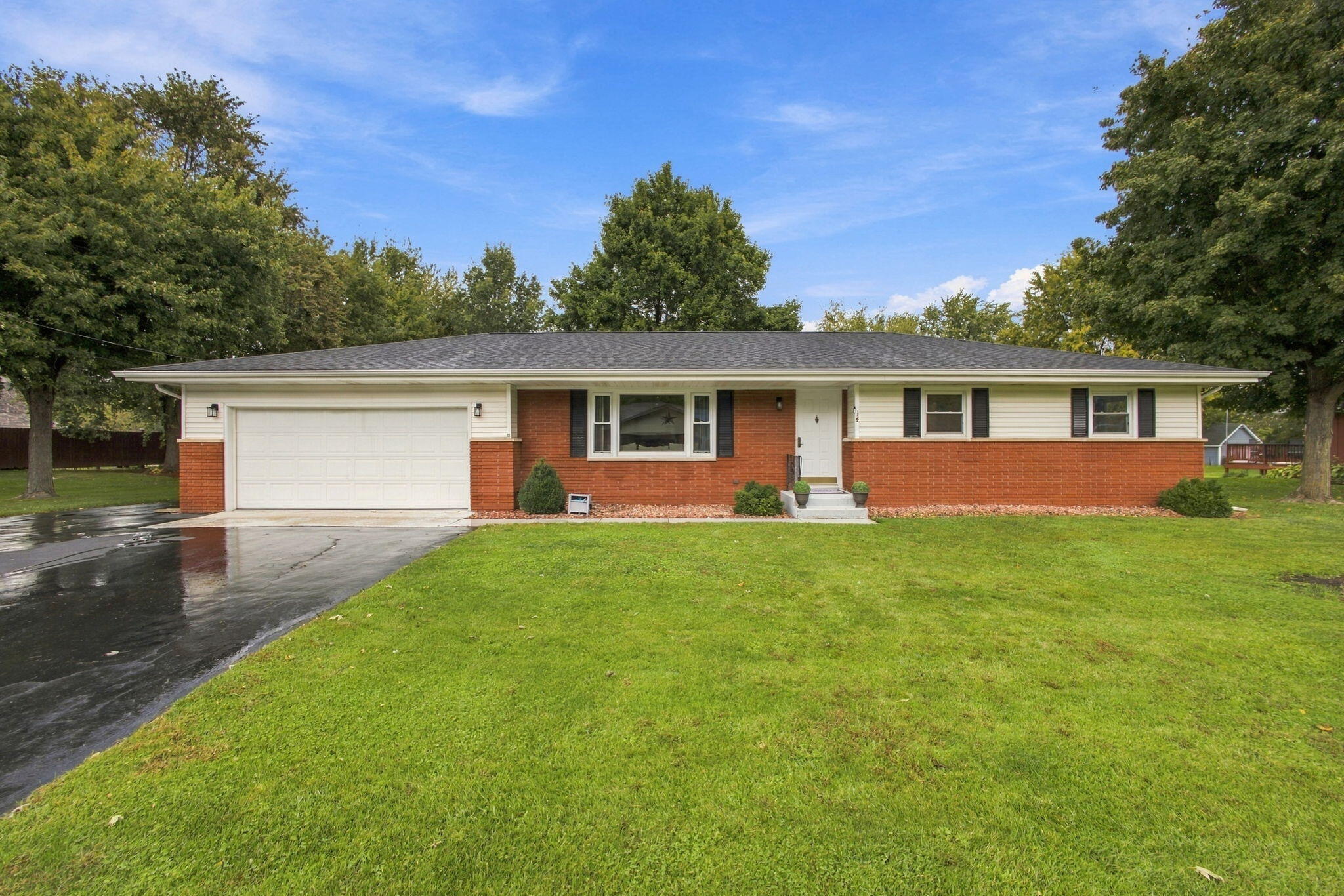 112 Fairlane Drive Property Photo 1