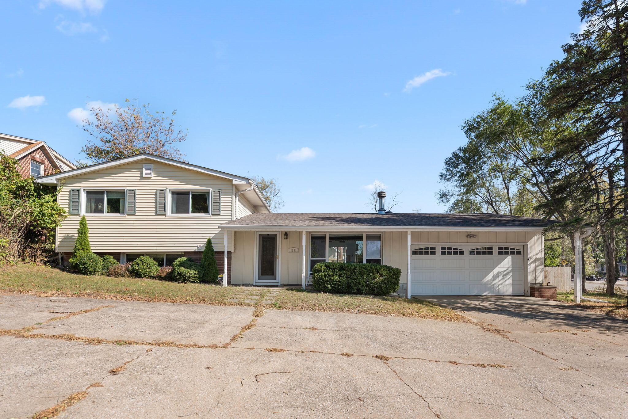 1101 St Joseph Street Property Photo 1