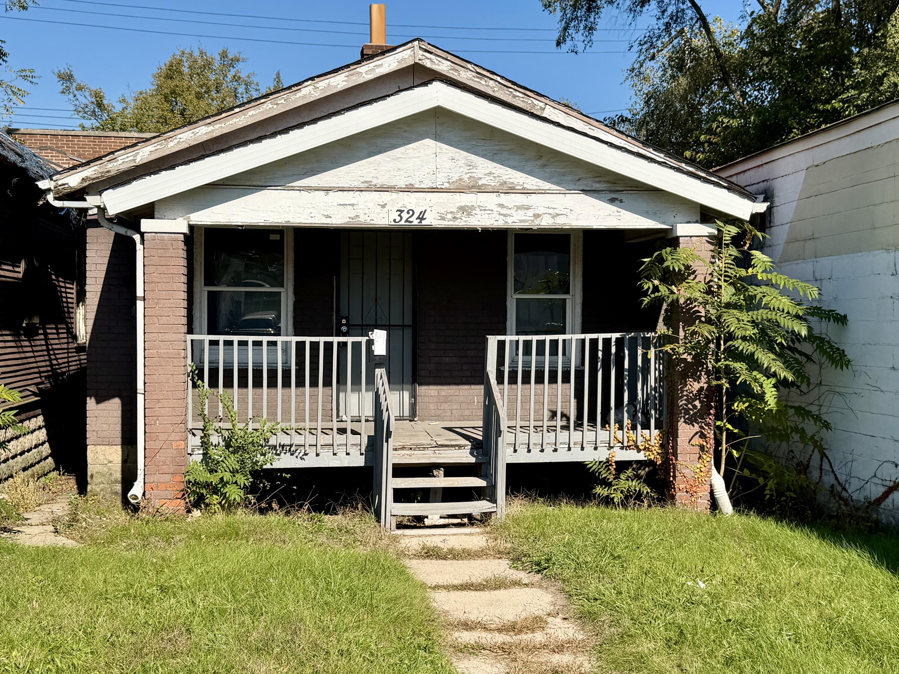 324 W Ridge Road Property Photo 1