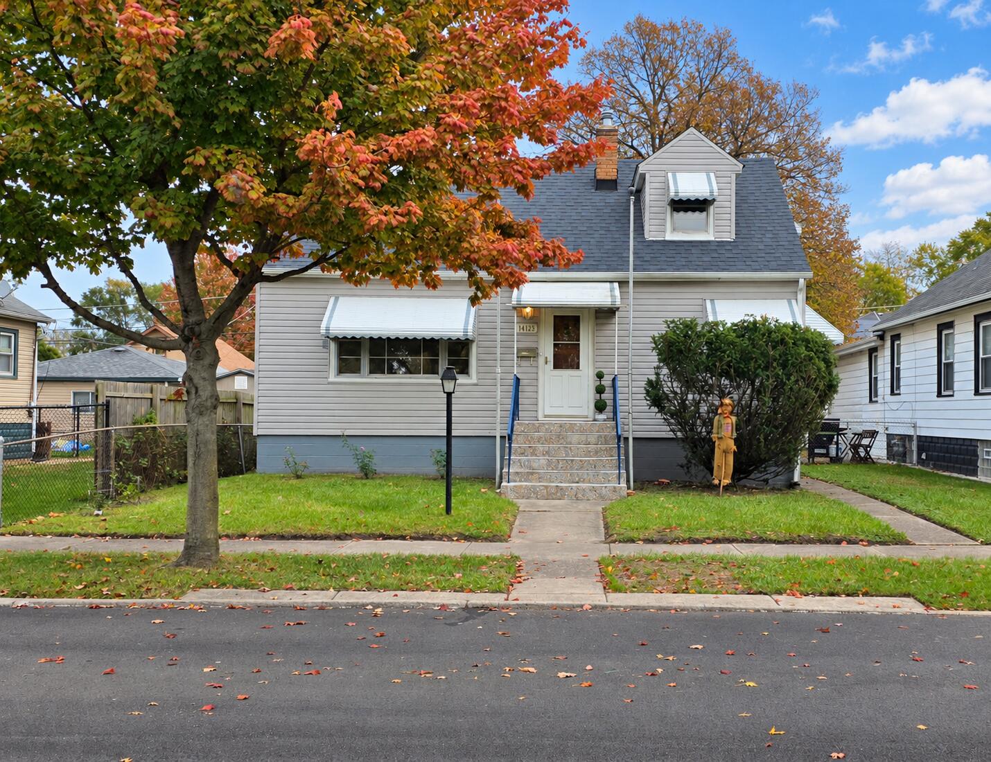 14123 S Mackinaw Avenue Property Photo 1