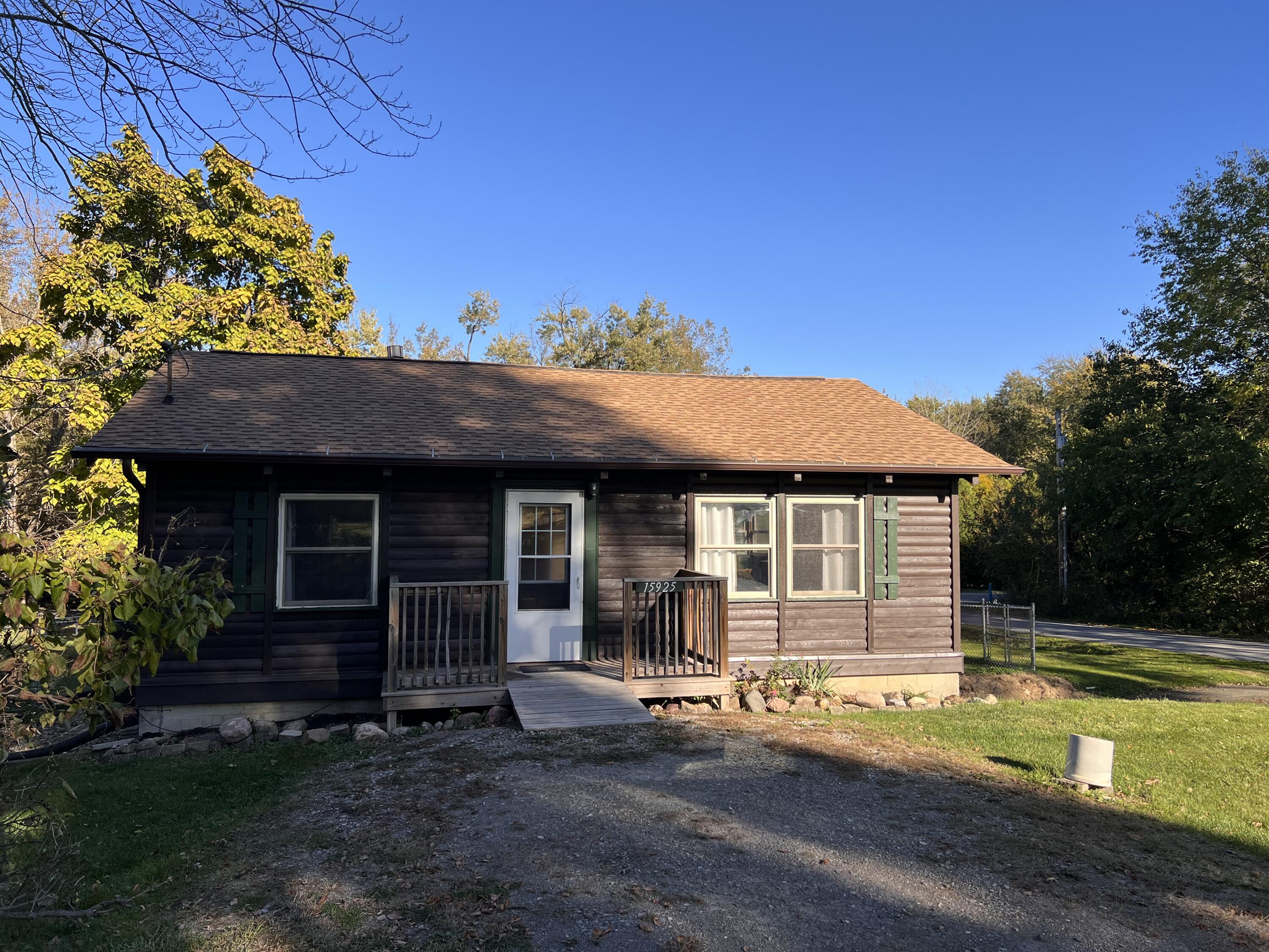 15925 Wildwood Drive Property Photo 1