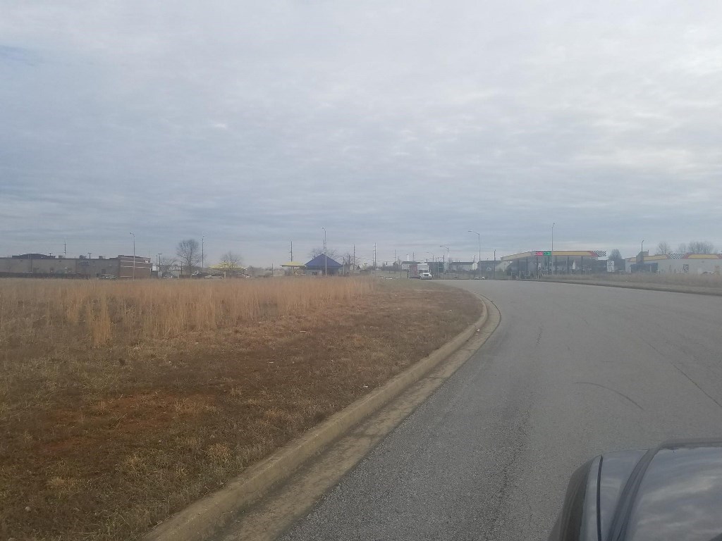 212 New Bond Way Property Photo 4