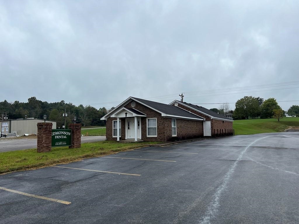 1427 Highway 259 Property Photo 1