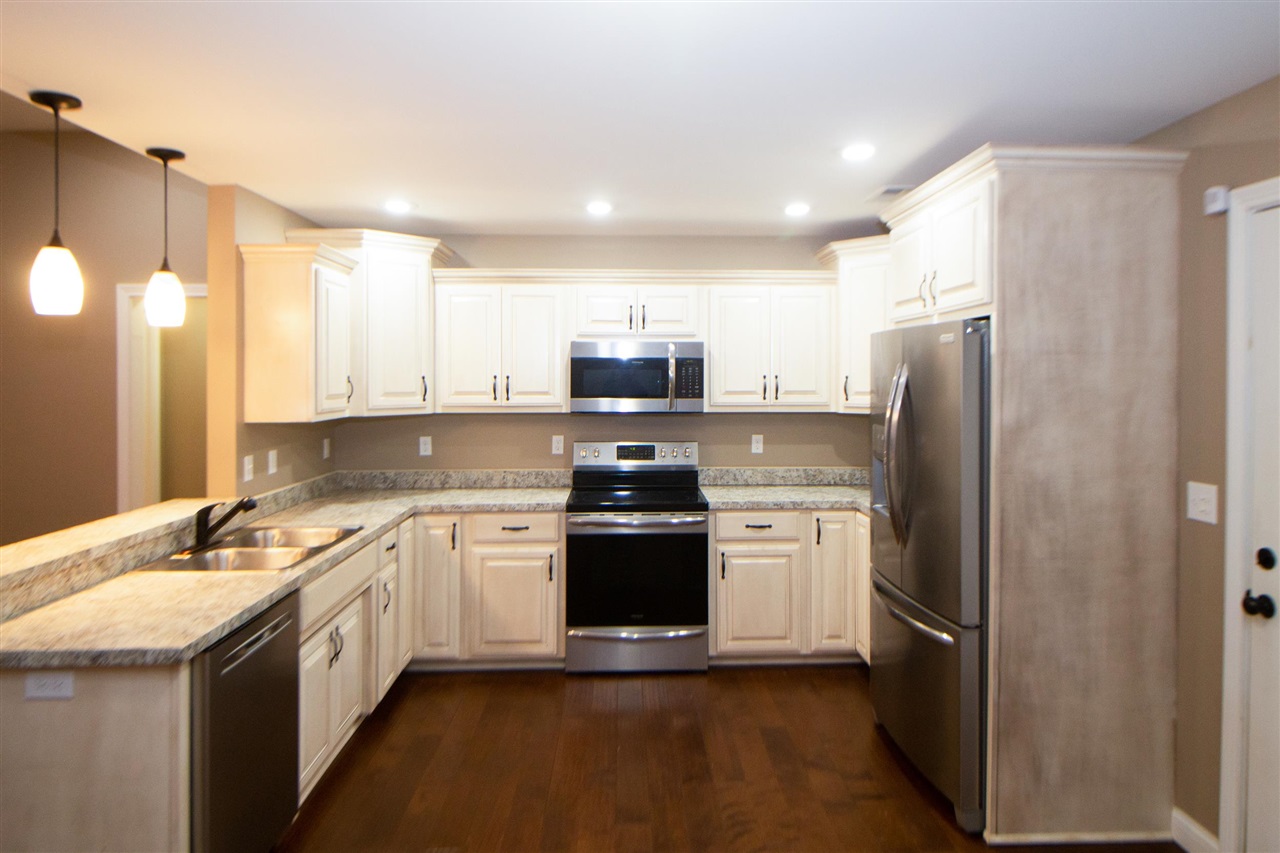 465 Meadowcrest Drive Property Photo 3