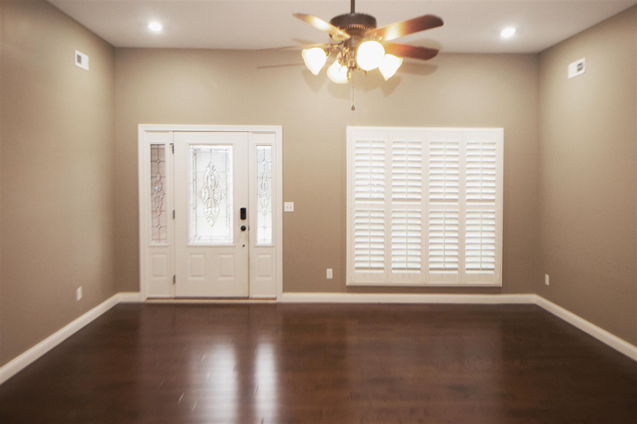 465 Meadowcrest Drive Property Photo 17