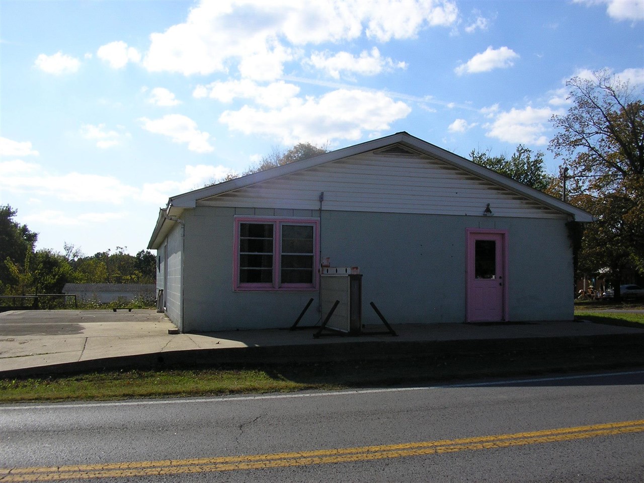 11242 S Highway 431 Property Photo 1