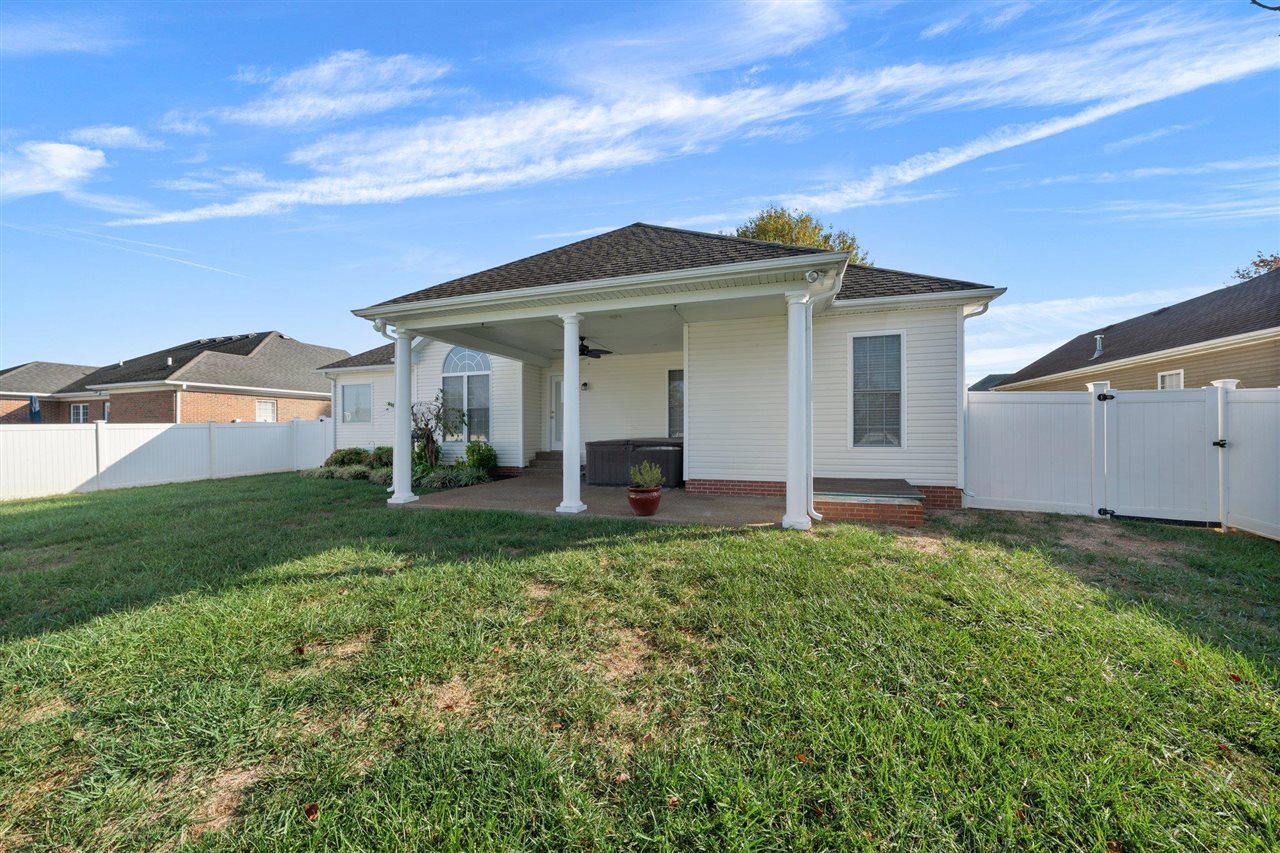 662 Muirfield Circle Property Photo 4