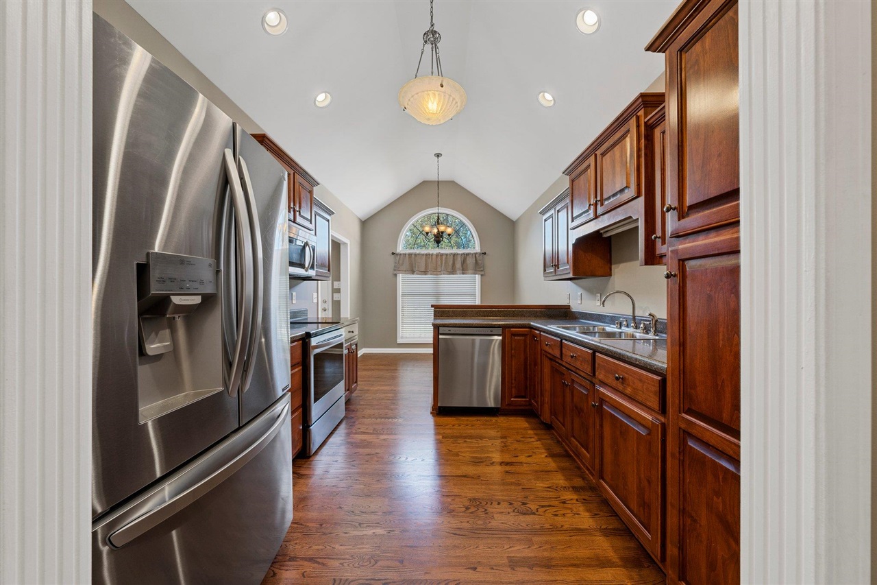 662 Muirfield Circle Property Photo 19