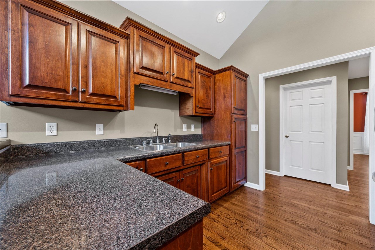 662 Muirfield Circle Property Photo 22
