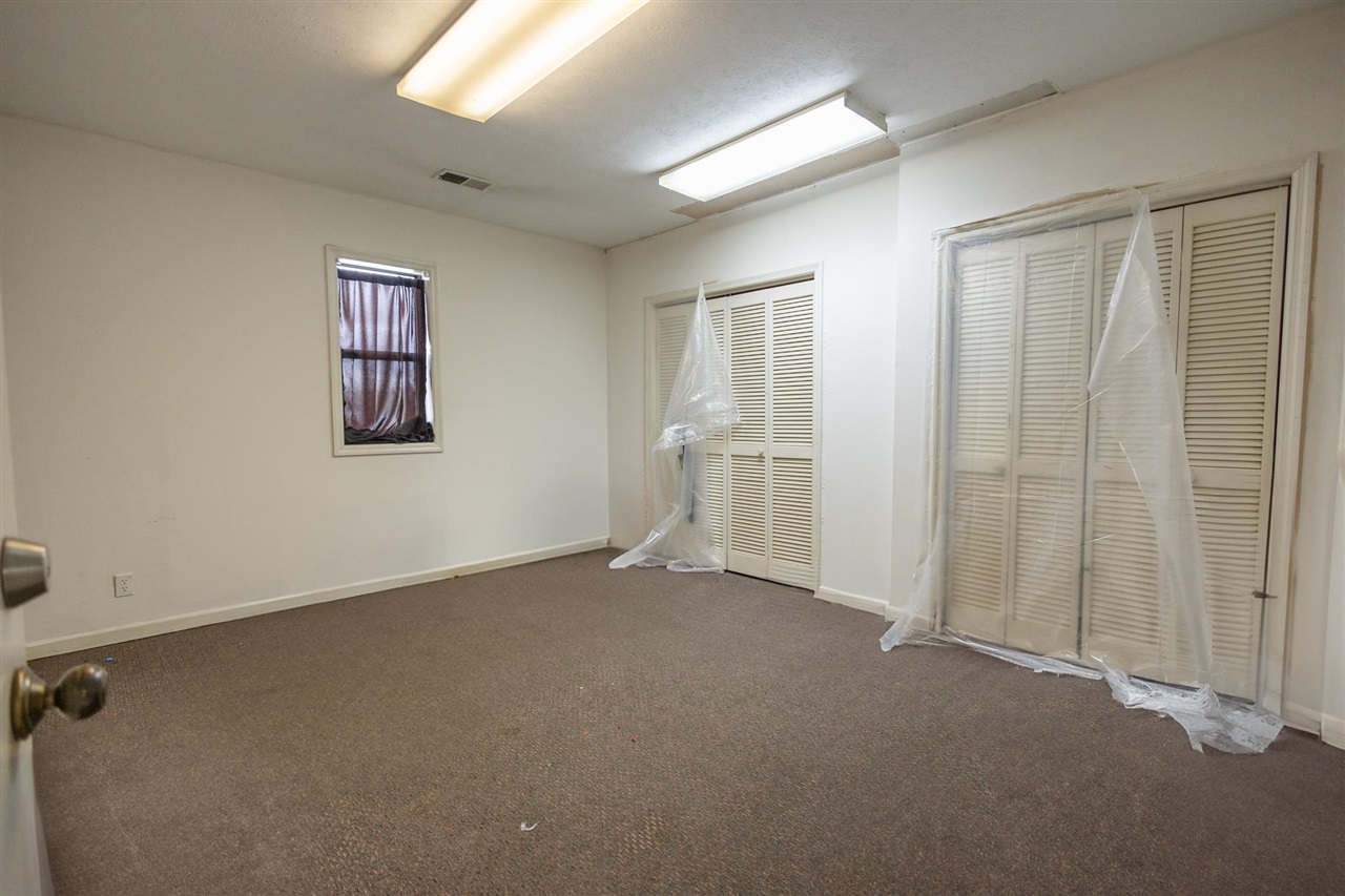 237 & 267 N Graham Street Property Photo 13