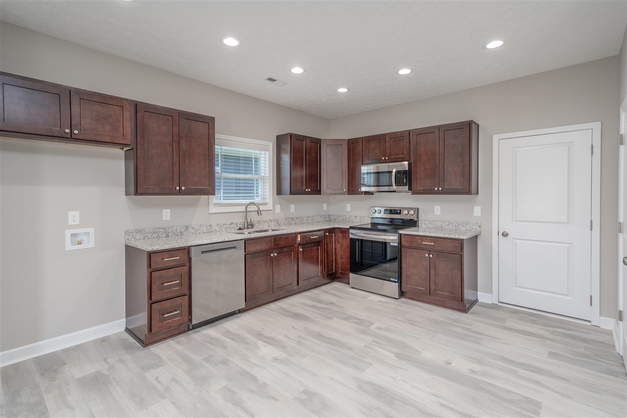 2682 Cedrus Avenue Property Photo 8