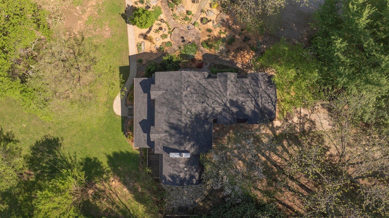 2037 Middle Bridge Road Property Photo 7