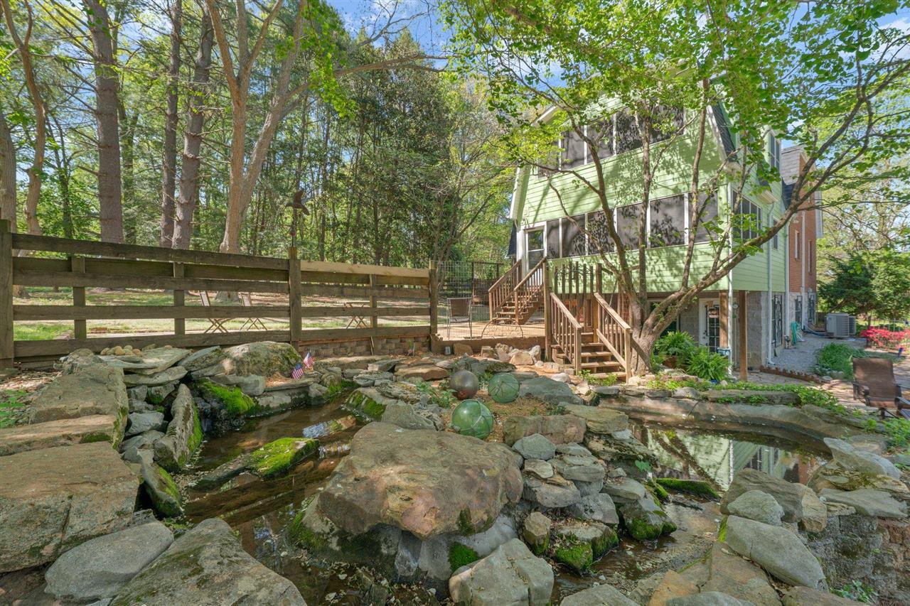 2037 Middle Bridge Road Property Photo 11
