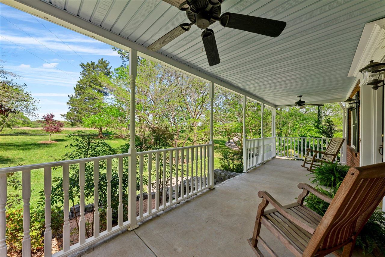 2037 Middle Bridge Road Property Photo 17