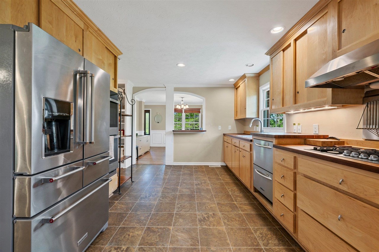 2037 Middle Bridge Road Property Photo 31