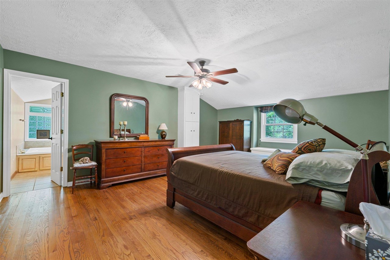 2037 Middle Bridge Road Property Photo 40
