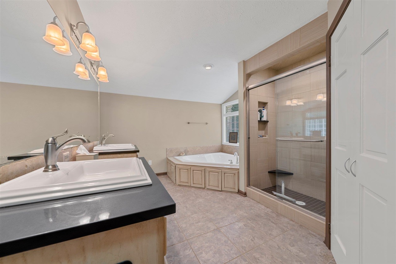 2037 Middle Bridge Road Property Photo 45