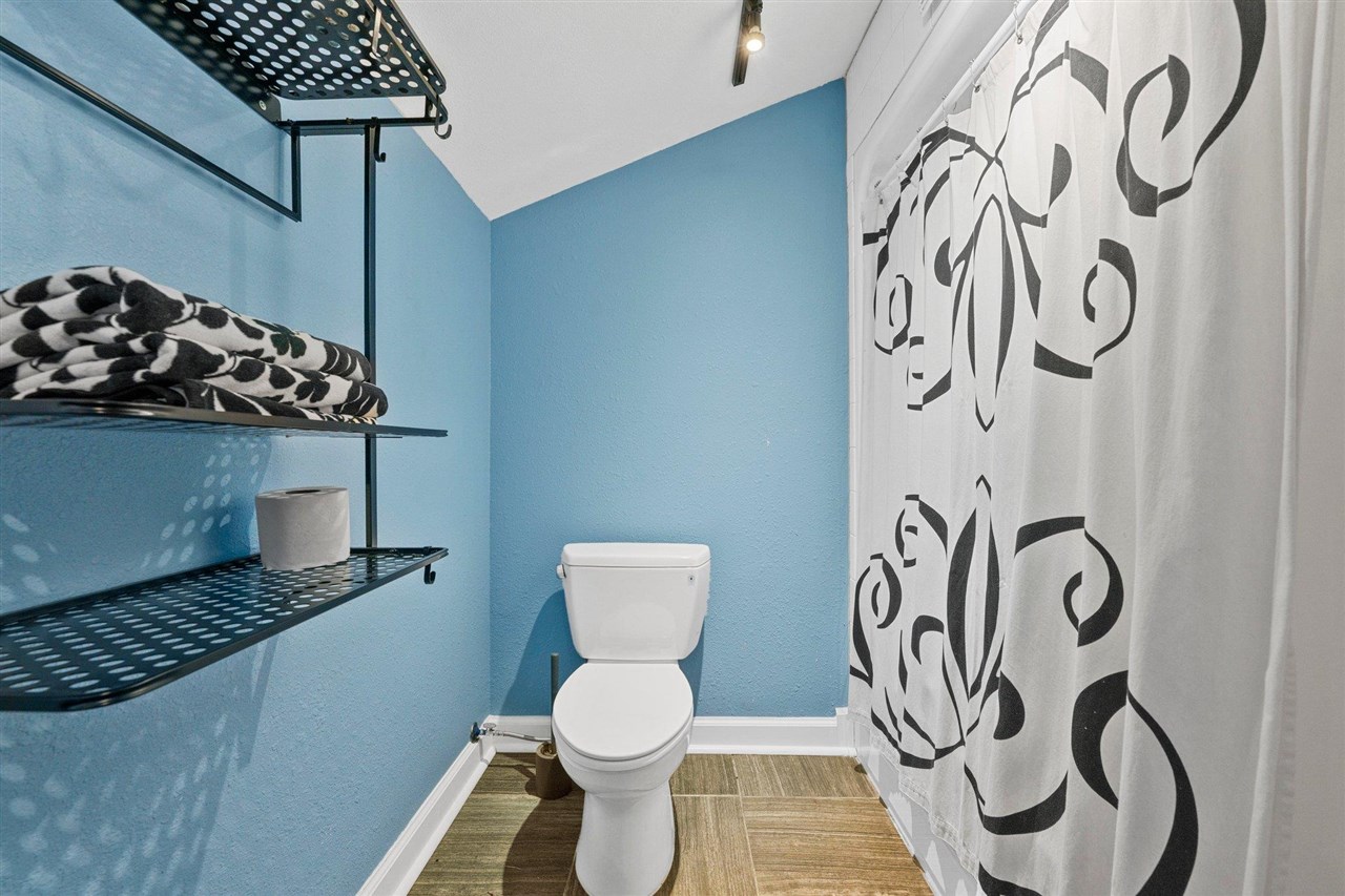 2037 Middle Bridge Road Property Photo 81