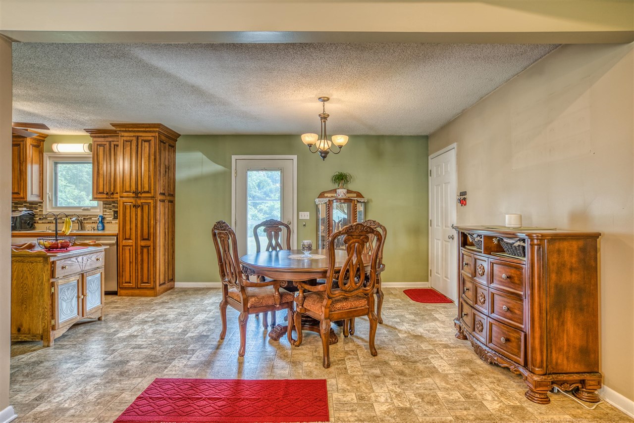 114 Oakdale Drive Property Photo 4