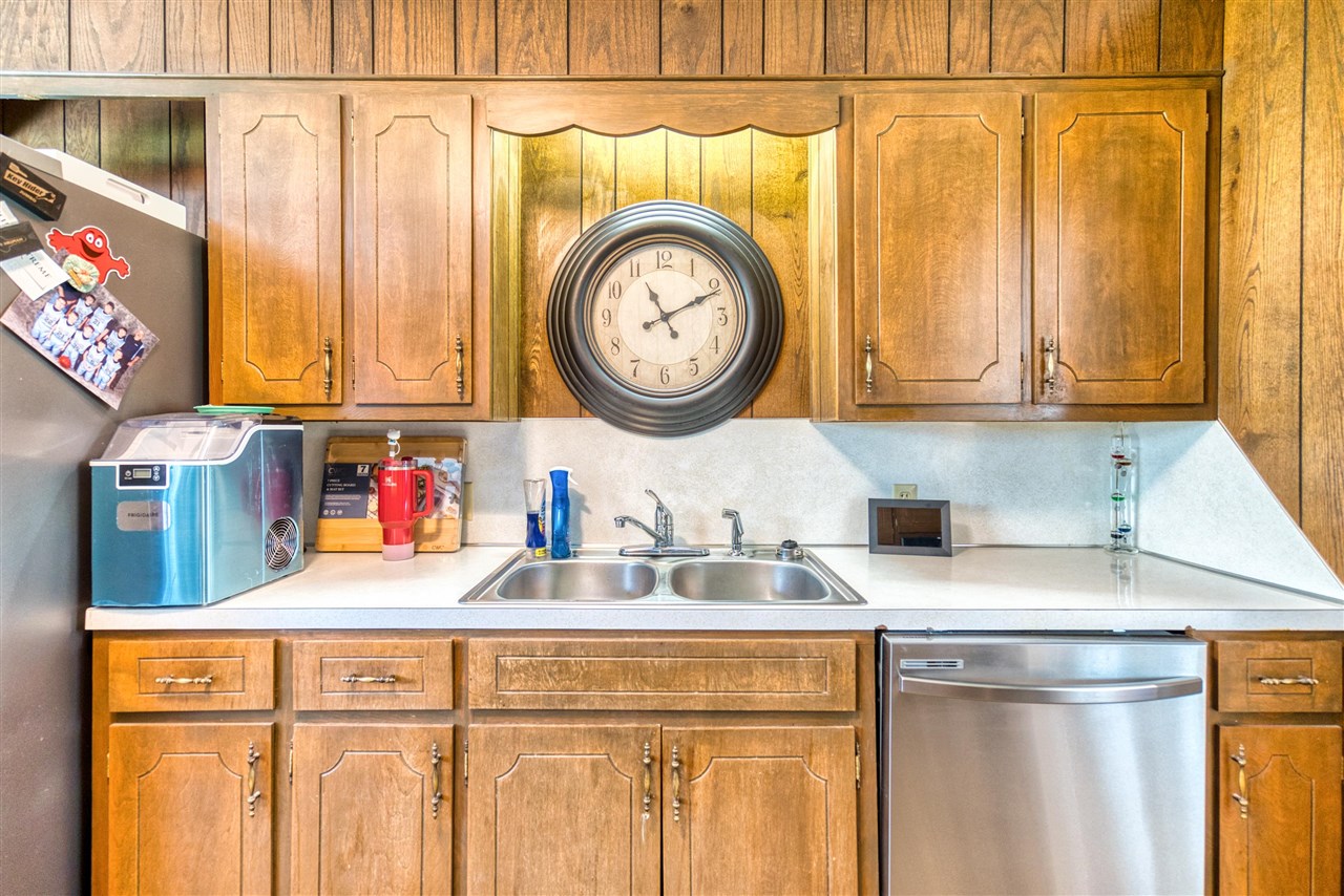 260 Walters Avenue Property Photo 7