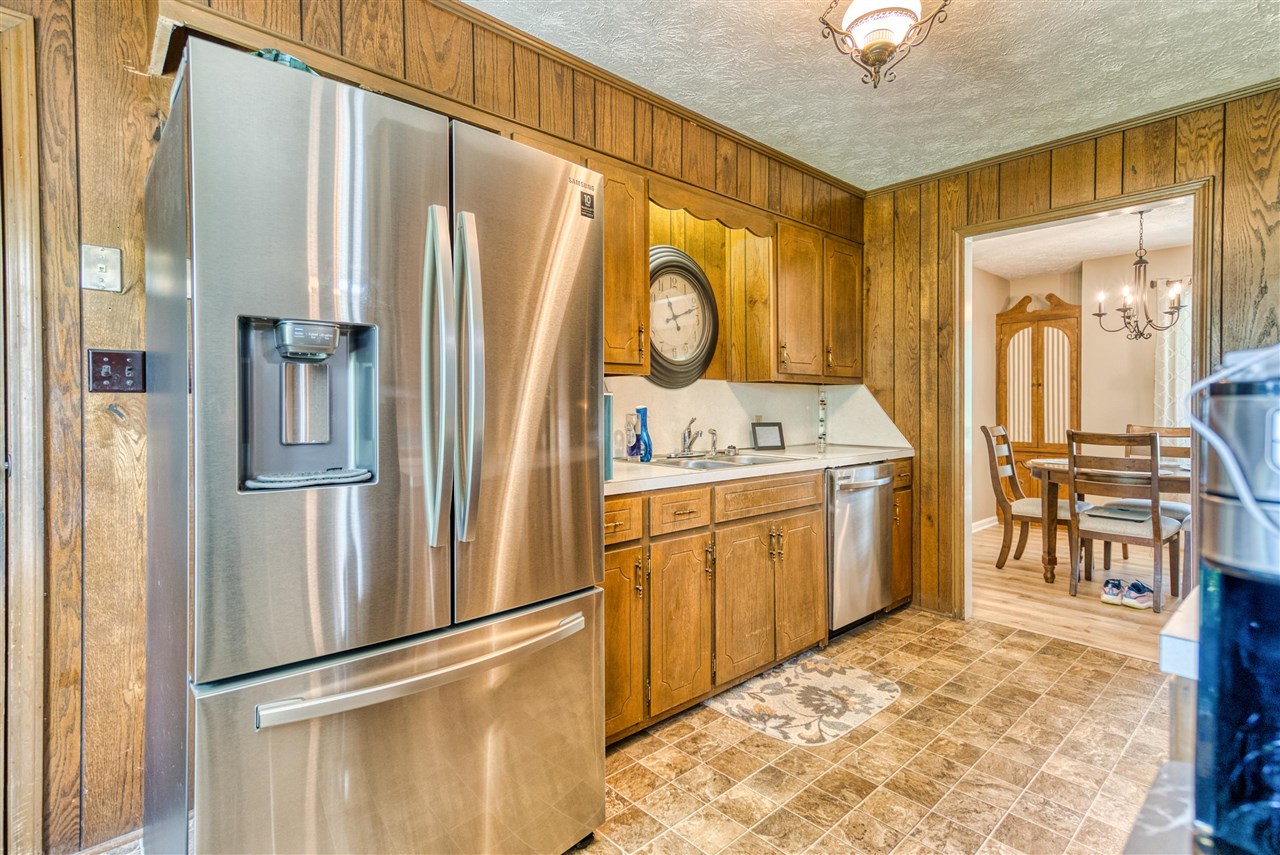260 Walters Avenue Property Photo 10