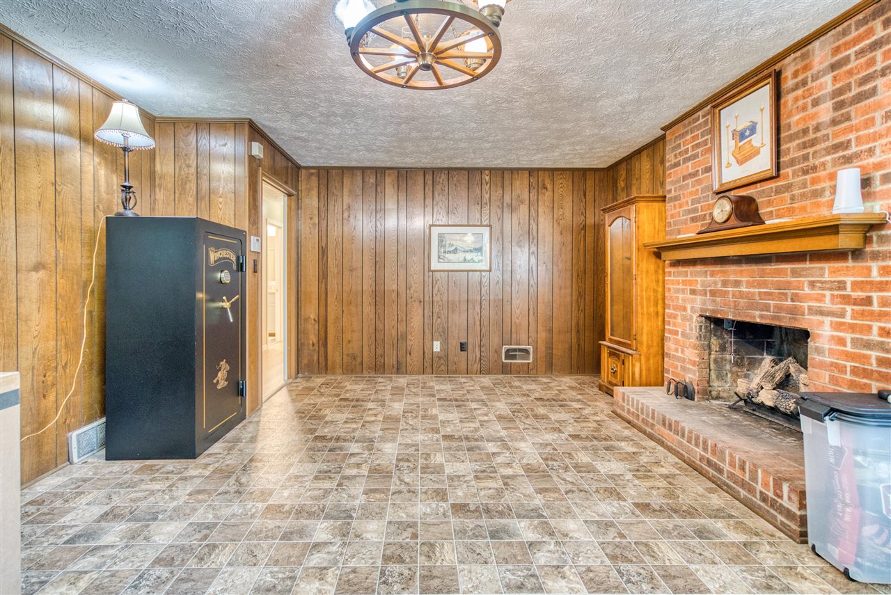 260 Walters Avenue Property Photo 11