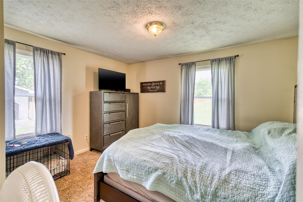 260 Walters Avenue Property Photo 18