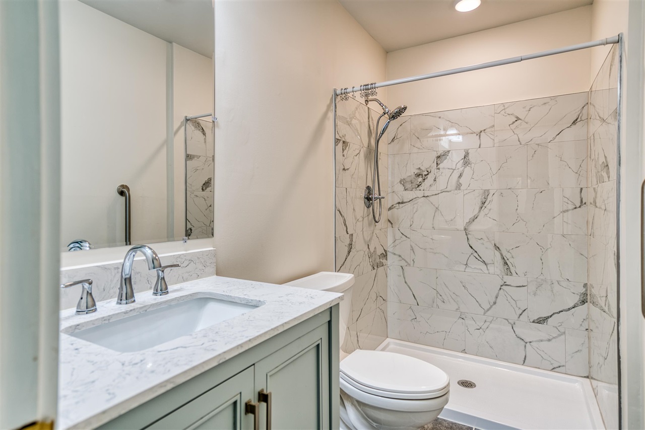 260 Walters Avenue Property Photo 26