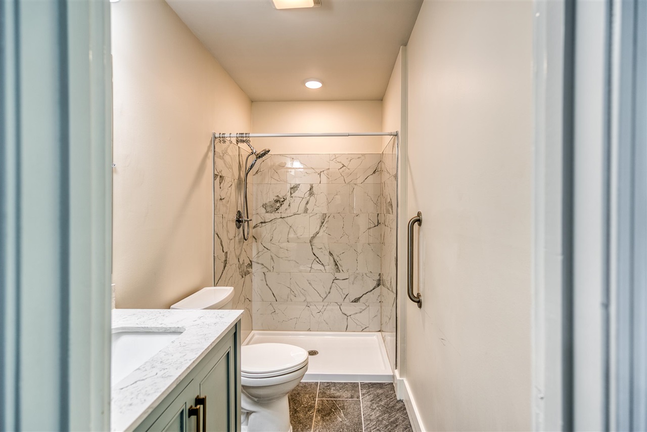 260 Walters Avenue Property Photo 27