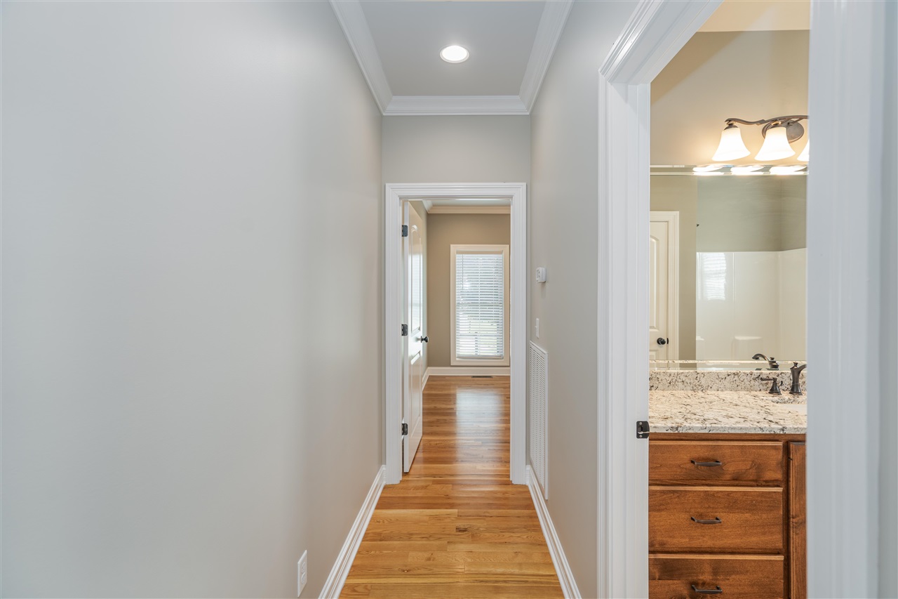 1620 Fords Farm Avenue Property Photo 8