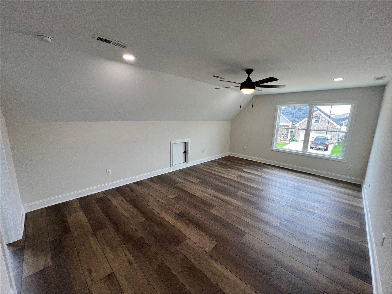 2206 Annapolis Court Property Photo 8