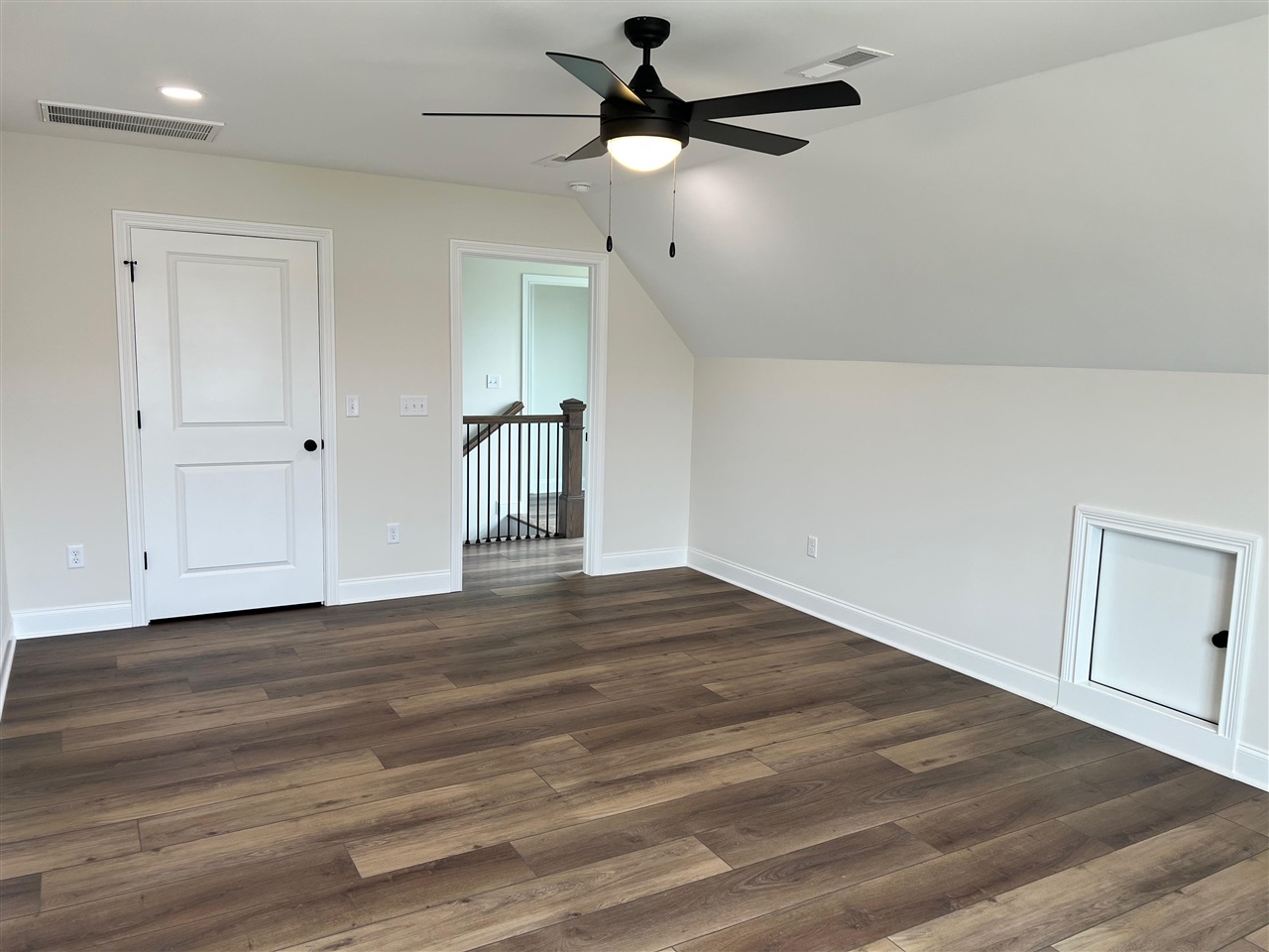 2206 Annapolis Court Property Photo 9