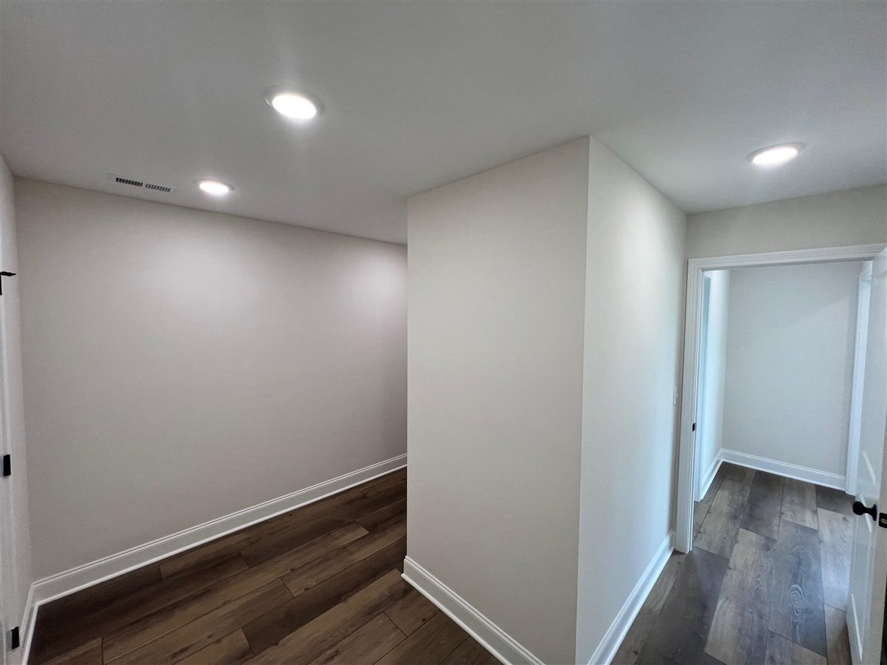 2206 Annapolis Court Property Photo 16