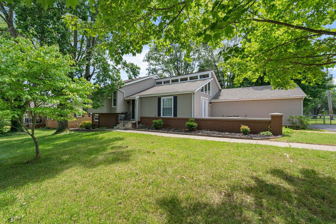 221 Dorchester Drive Property Photo 3