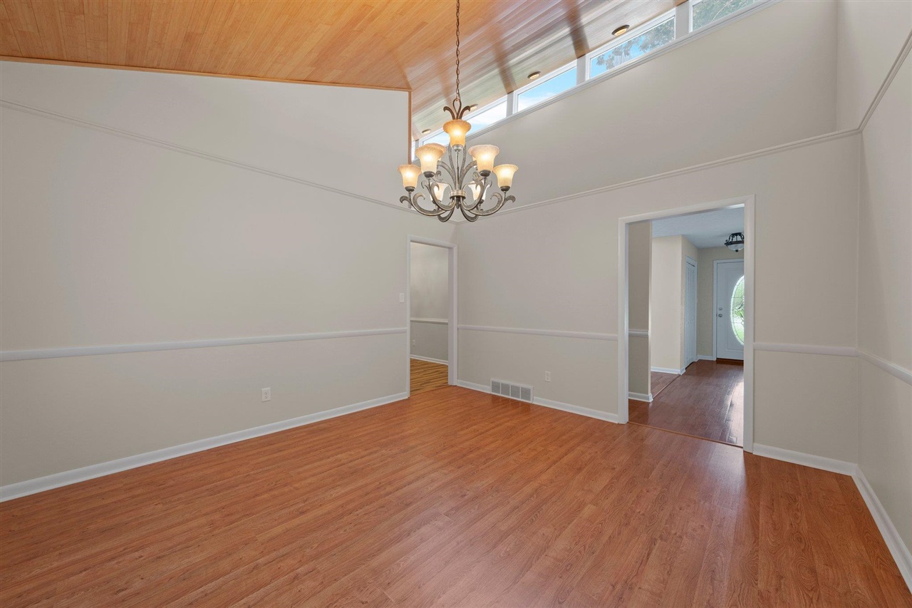 221 Dorchester Drive Property Photo 4