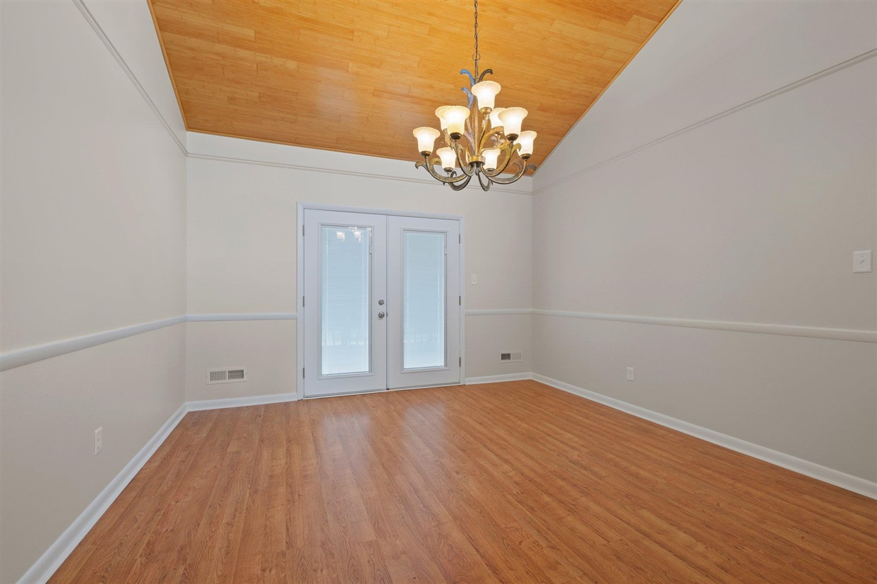 221 Dorchester Drive Property Photo 5