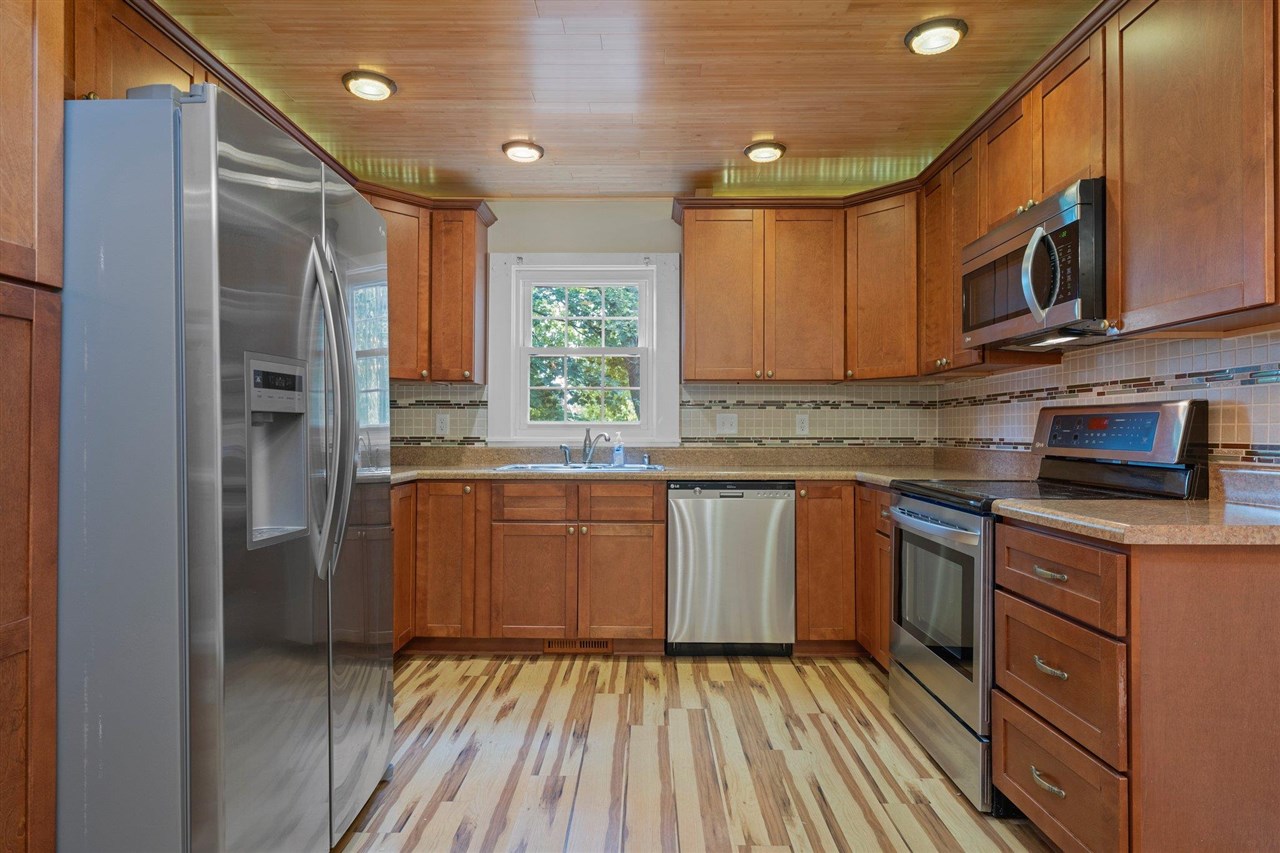 221 Dorchester Drive Property Photo 8