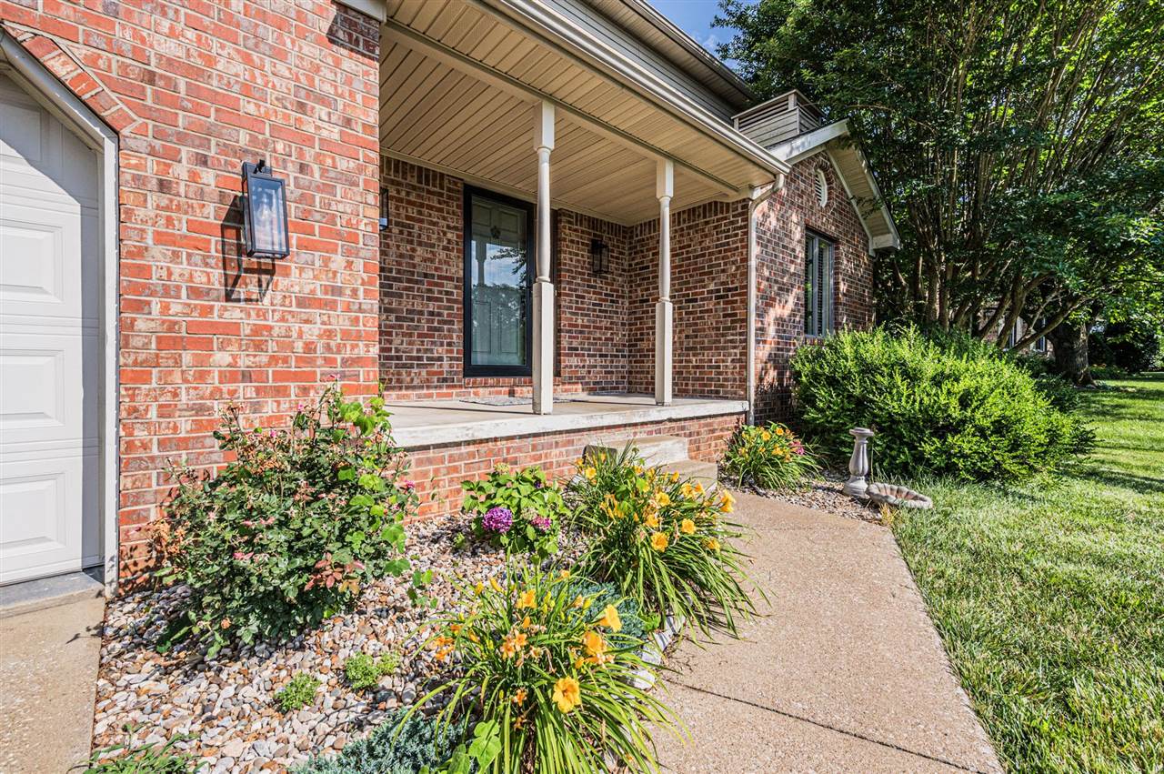 2908 Carriage Hill Drive Property Photo 3