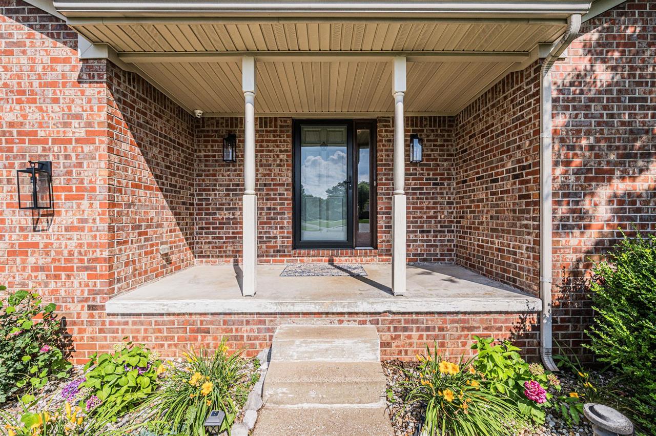 2908 Carriage Hill Drive Property Photo 4