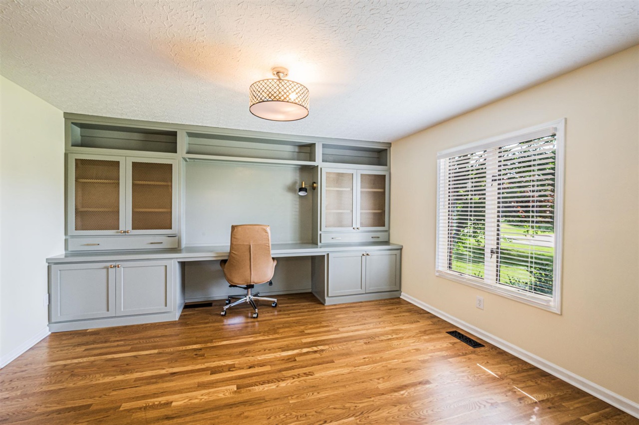 2908 Carriage Hill Drive Property Photo 6