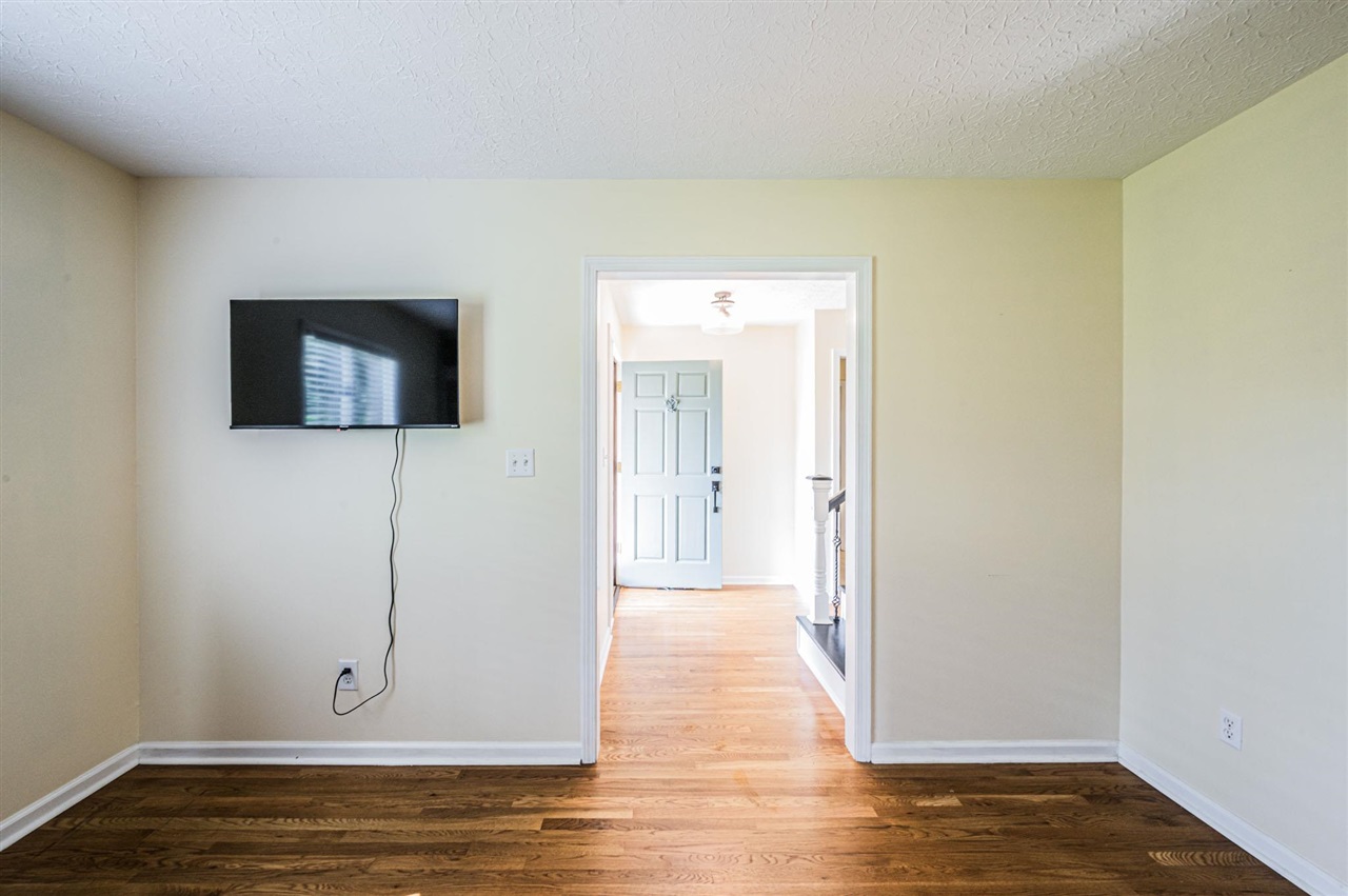 2908 Carriage Hill Drive Property Photo 7
